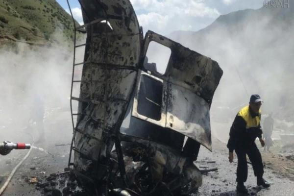 УАЗ разорвало на части после взрыва газового баллона в Дагестане